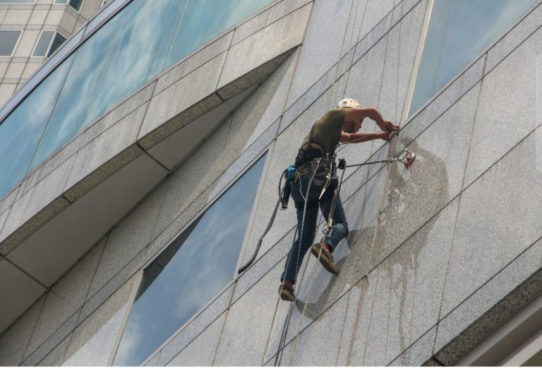 5 Ways Window Cleaning Helps Your Business