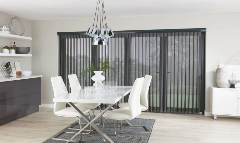 The Immediate Benefits of Choosing Blinds Over Curtains At Home