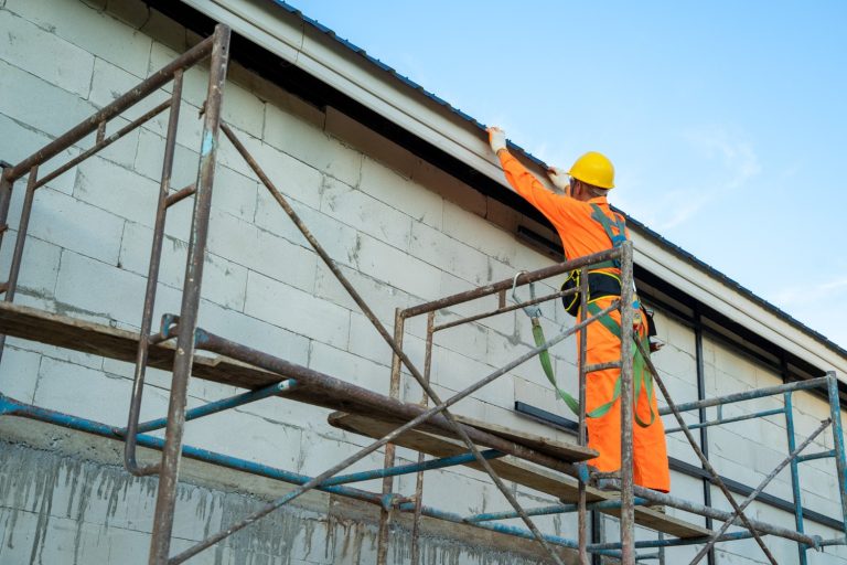 How Portable Scaffolding Improves Efficiency on Construction Sites